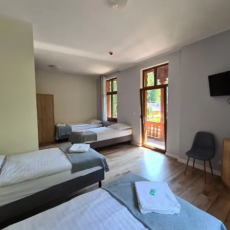Goralka Hotel *